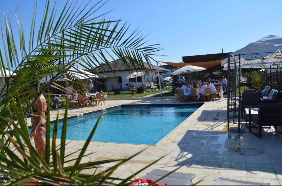 Havana Resort Murighiol Bagian luar foto